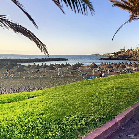Beach And Pool In Playa De Las Americas Playa de las Americas (Tenerife) Exterior foto