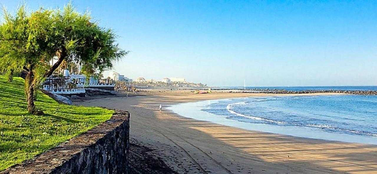 Beach And Pool In Playa De Las Americas Playa de las Americas (Tenerife) Exterior foto