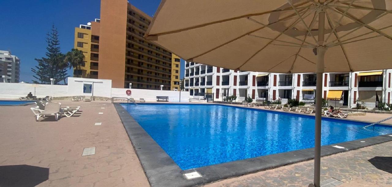 Beach And Pool In Playa De Las Americas Playa de las Americas (Tenerife) Exterior foto