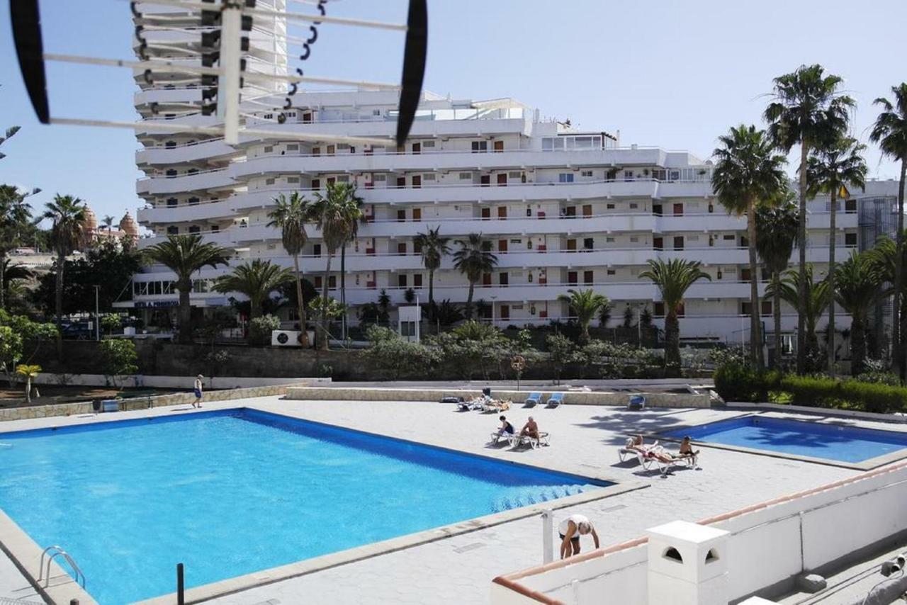 Beach And Pool In Playa De Las Americas Playa de las Americas (Tenerife) Exterior foto